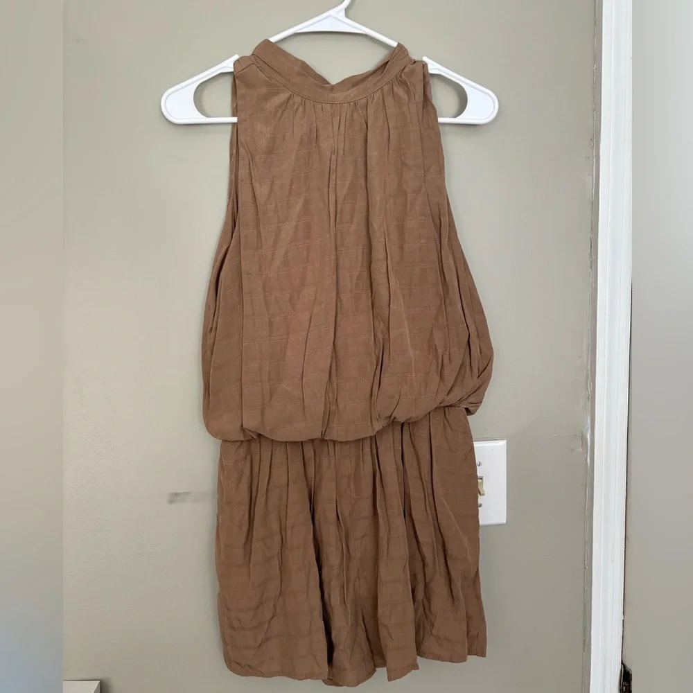 Tan romper - Picture 1 of 3